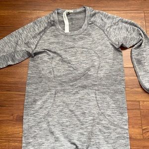 Grey Long sleeve lulu top